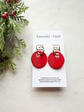 Load image into Gallery viewer, Huggie and clay