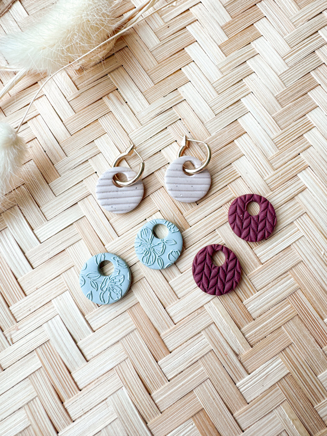 Interchangeable Hoops